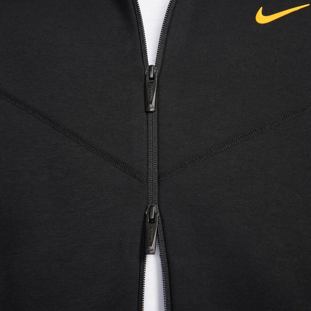 NIKE TECH FLEECE